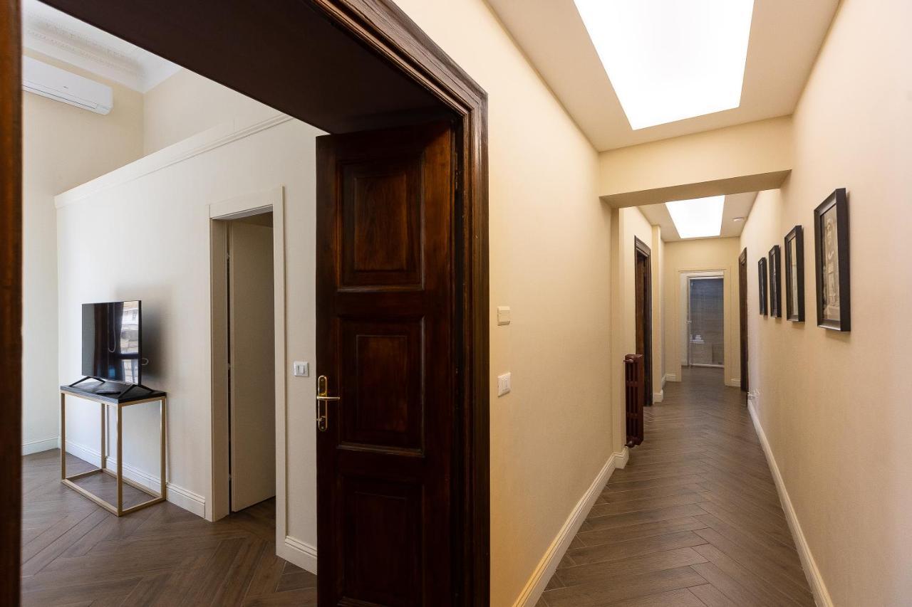 Spa Apartment Via Barberini Roma Exterior foto