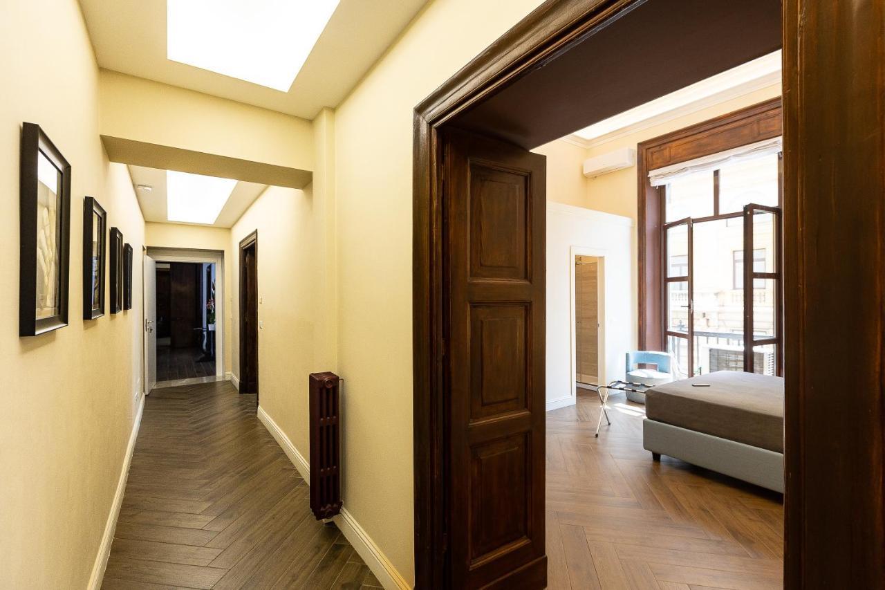 Spa Apartment Via Barberini Roma Exterior foto
