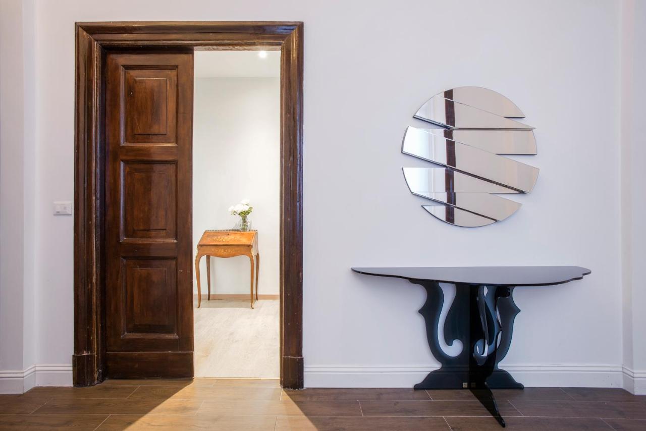 Spa Apartment Via Barberini Roma Exterior foto